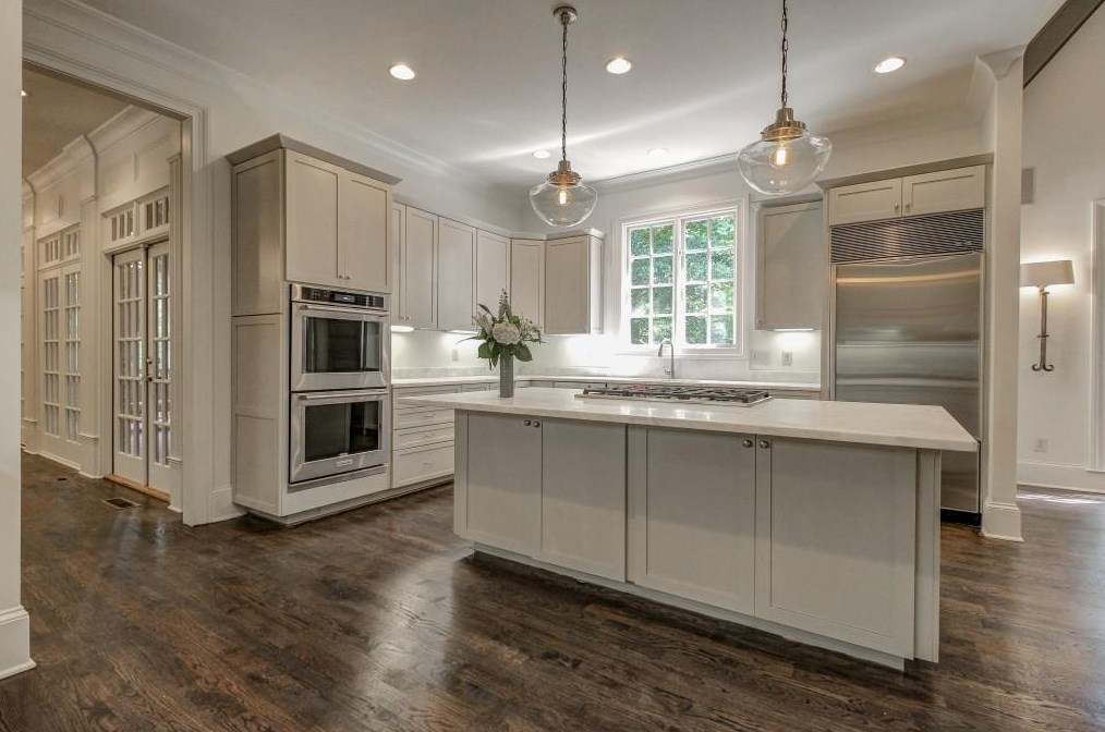 688 Mountain Dr, Atlanta GA 30342-3900 exterior