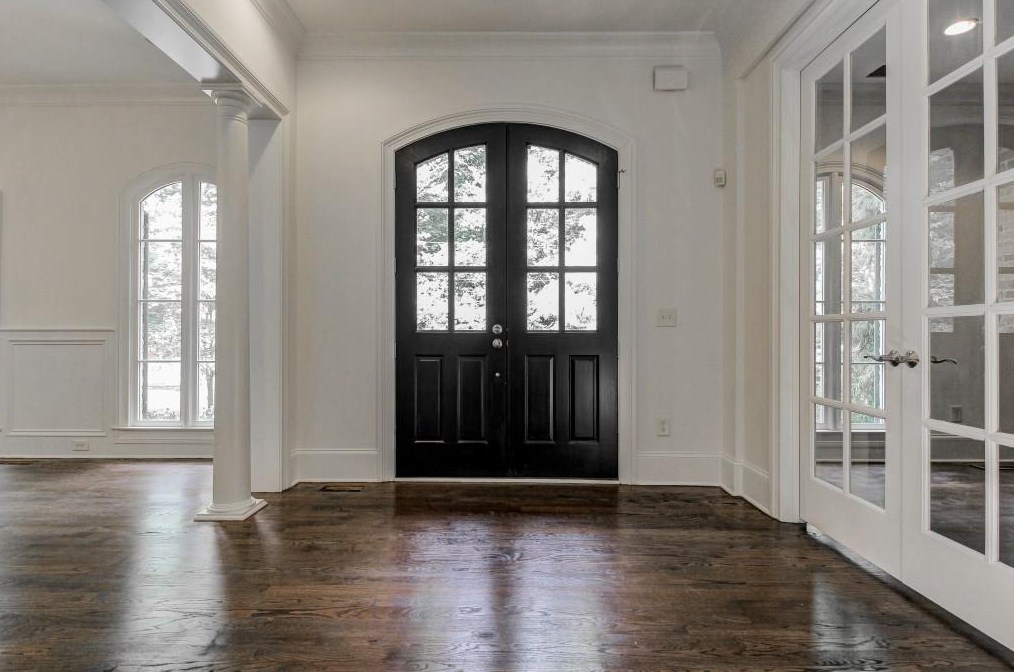 688 Mountain Dr, Atlanta GA 30342-3900 exterior