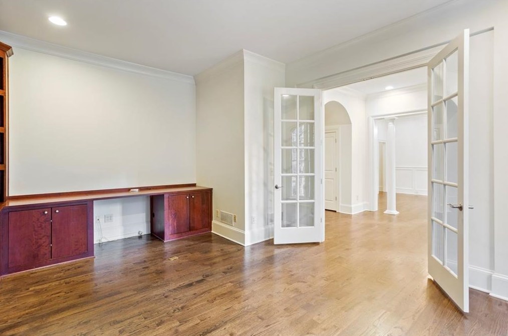 688 Mountain Dr, Atlanta GA 30342-3900 exterior