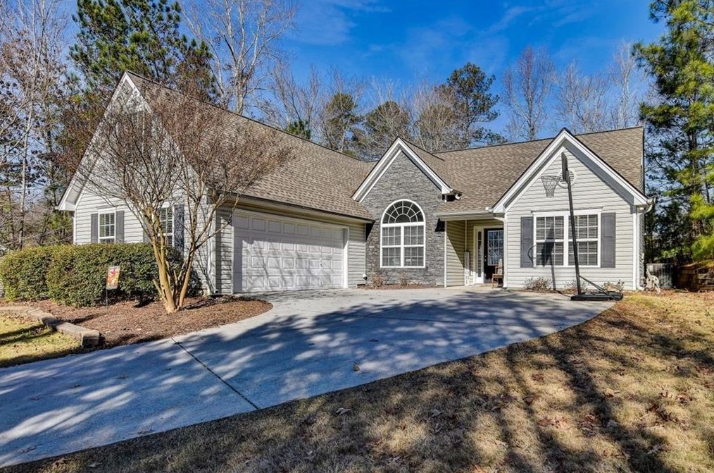 6486 Mossy Boulder Dr, Flowery Branch, GA 30542-5079