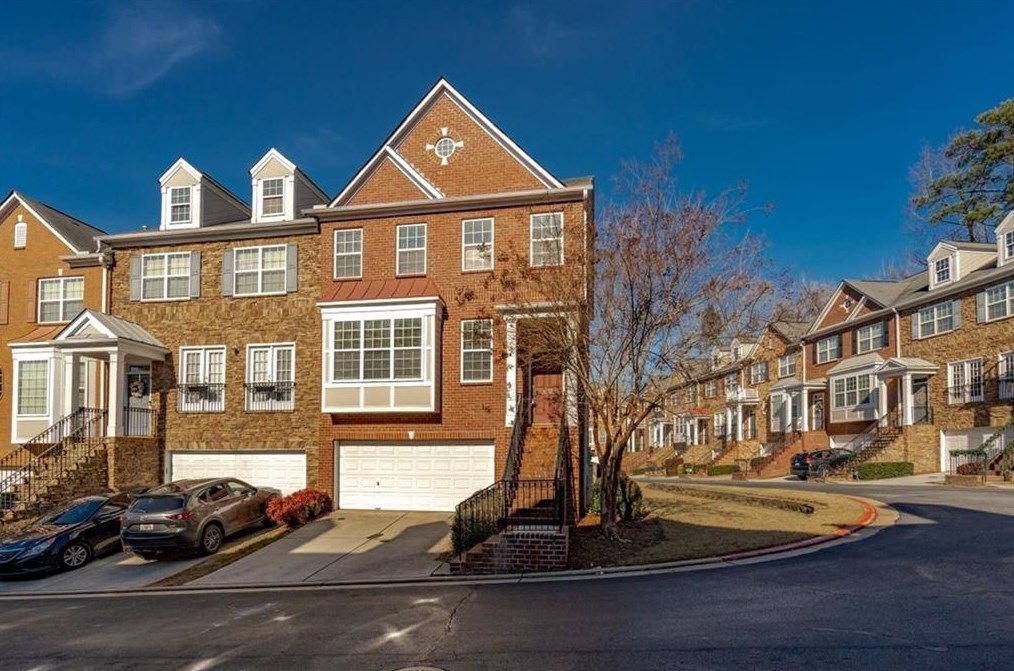 3952 Old Atlanta Station Ct, Atlanta, GA 30339-1985