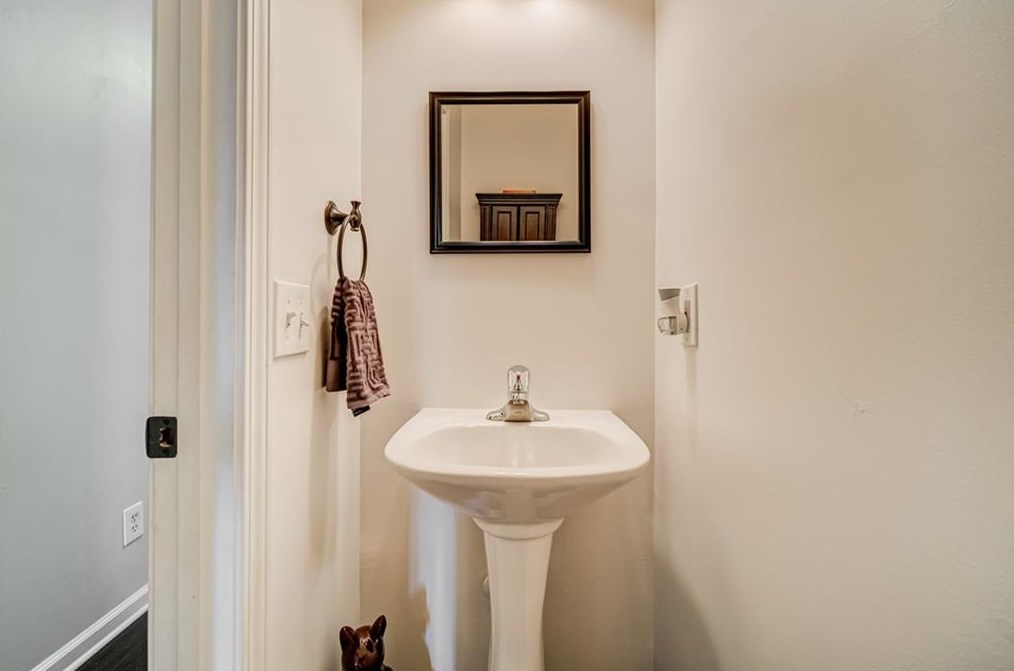 179 Levi St, Calhoun GA 30701-8018 exterior