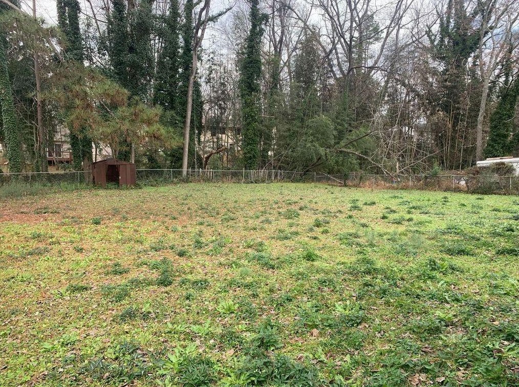 2305 Emerald Castle Dr, Decatur, GA 30035-2727
