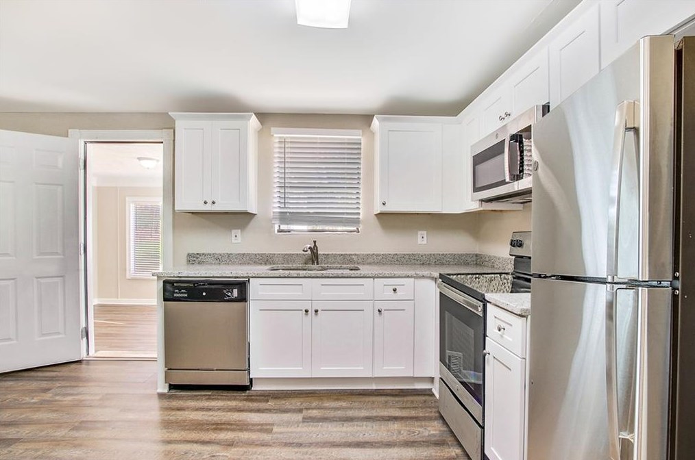 5670 Bob White Ln, Douglasville GA  30135-3802 exterior