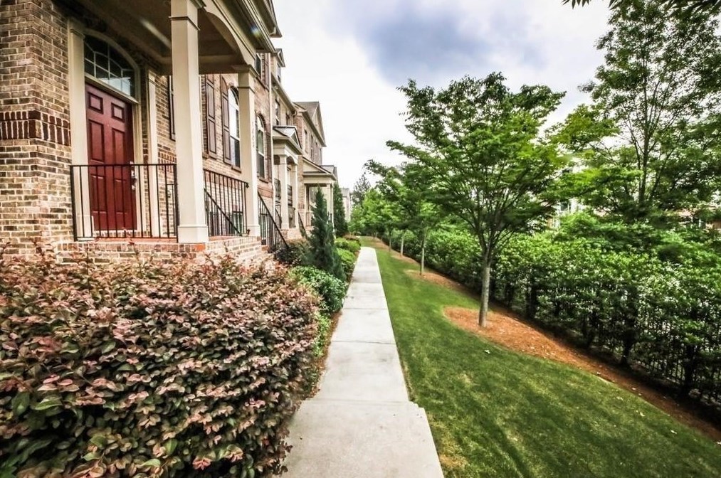 1004 E Paces Chase Ne, Atlanta, GA 30326