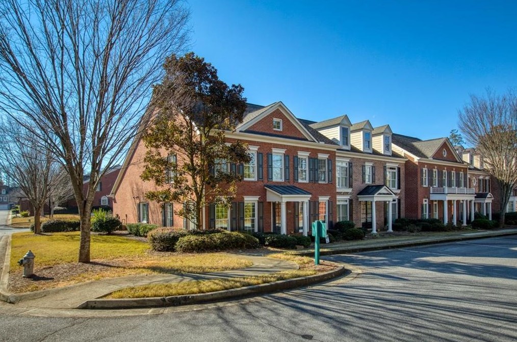 5801 Fairmont Trce, Roswell, GA 30075-8257