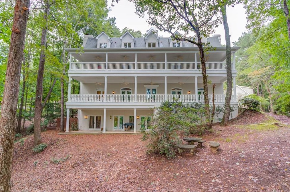 6423 Loch Arbor Dr, Flowery Branch, GA 30542-2612
