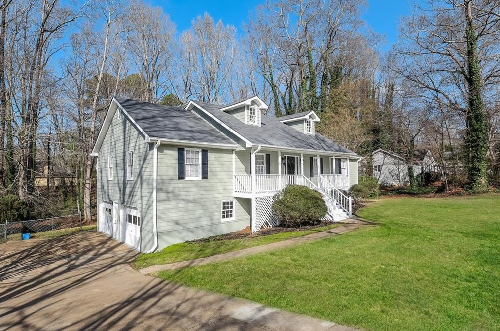 1858 Kelvin Dr, Lawrenceville, GA 30043