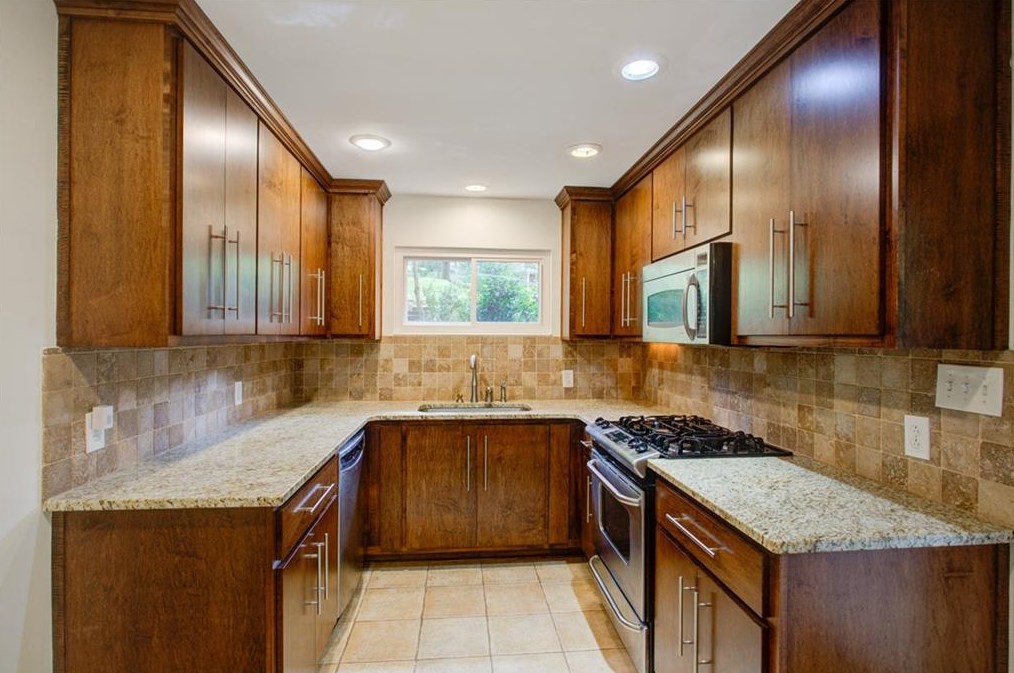 2891 Ridgemore Rd, Atlanta, GA 30318-1470