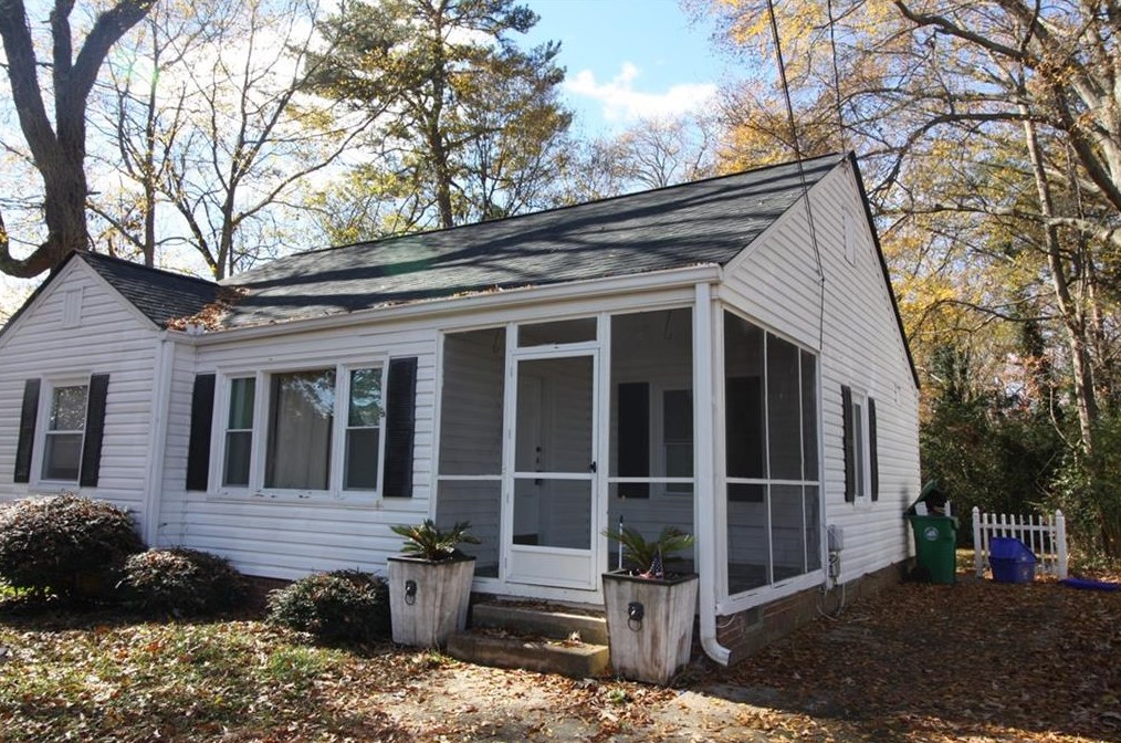 984 Sycamore Dr, Decatur GA  30030-1600 exterior