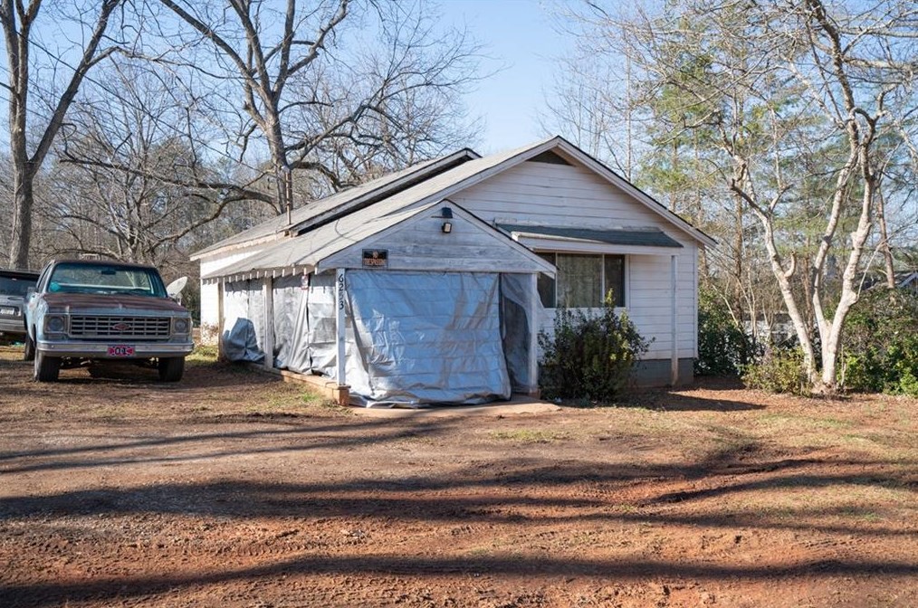 6253 Grove St, Lula, GA 30554