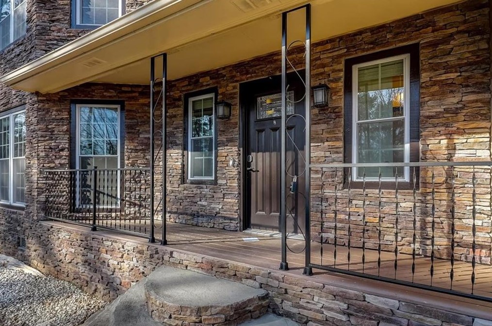 620 Spring Forest Dr, Lawrenceville GA  30043-2460 exterior