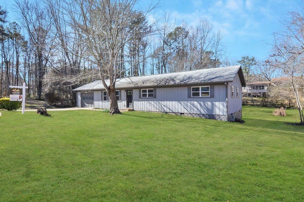3433 Donna Ct, Douglasville, GA 30135-2223