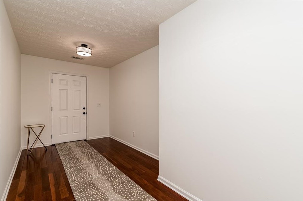 636 Shadow Lake Dr, Lithonia, GA 30058