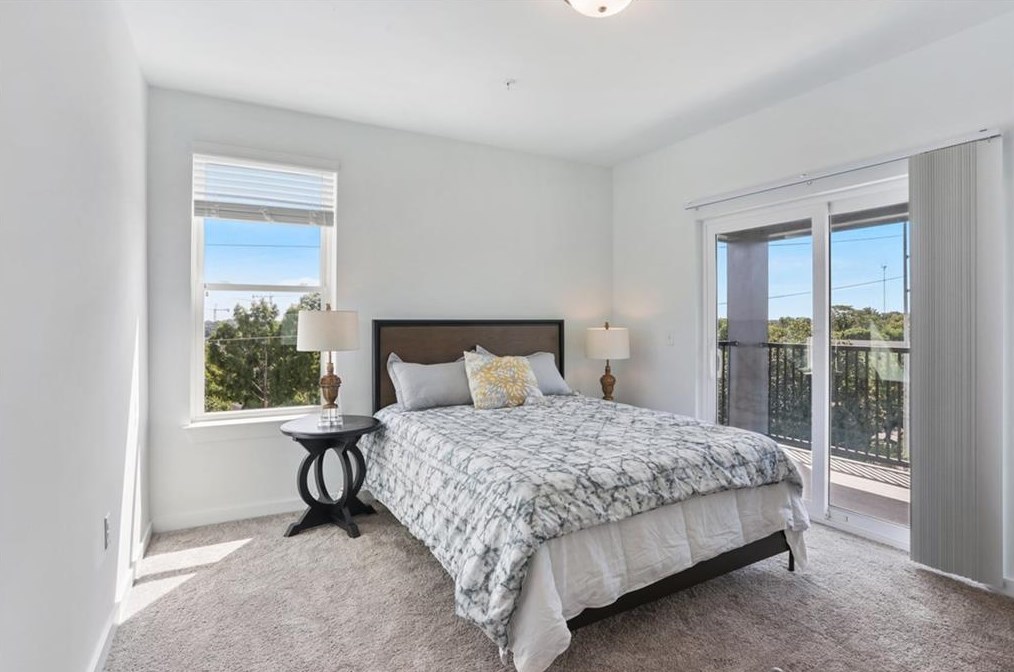 525 Parkway Dr, Atlanta GA  30354-4122 exterior