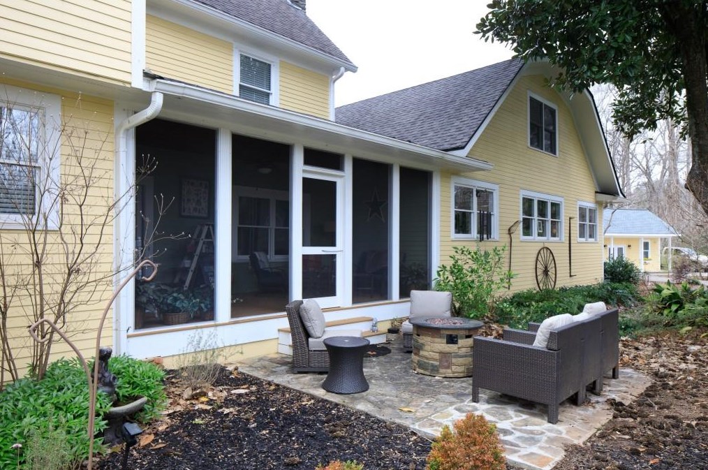 338 N Chestatee St, Dahlonega, GA 30533