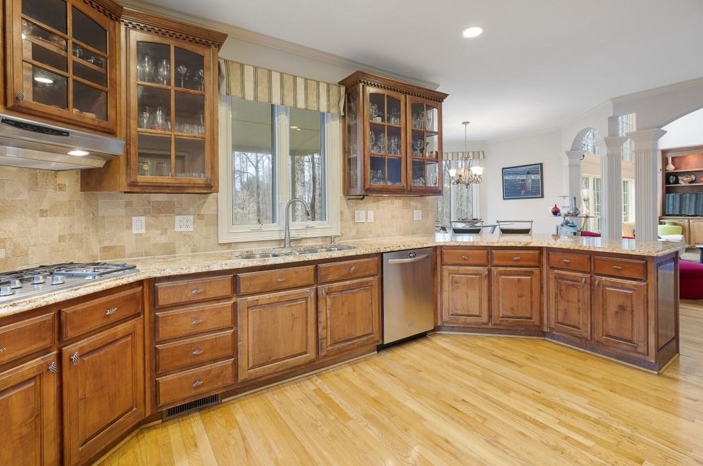 1325 Smt Rd, Alpharetta GA 30004-3528 exterior