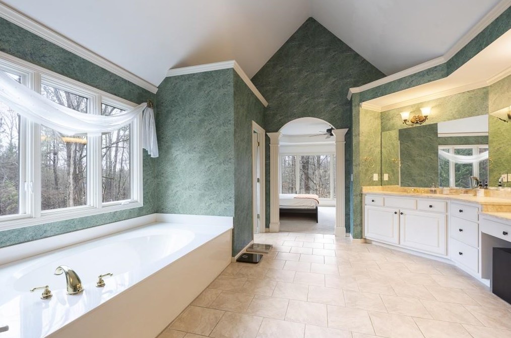 1325 Smt Rd, Alpharetta GA 30004-3528 exterior