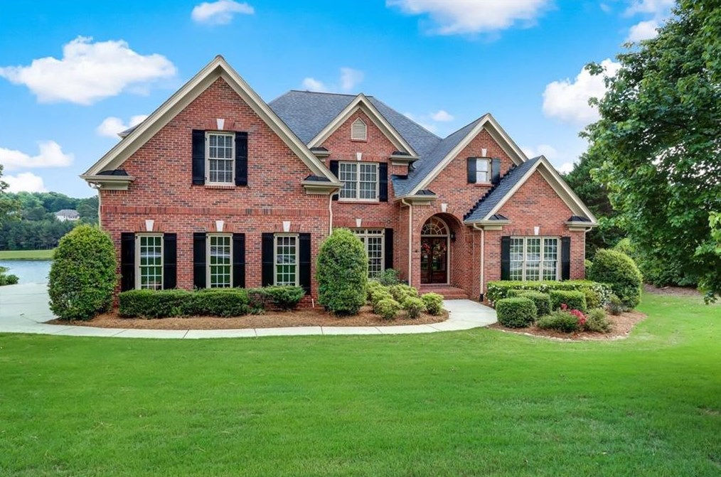 1598 Mulberry Lake Dr, Dacula, GA 30019-6691