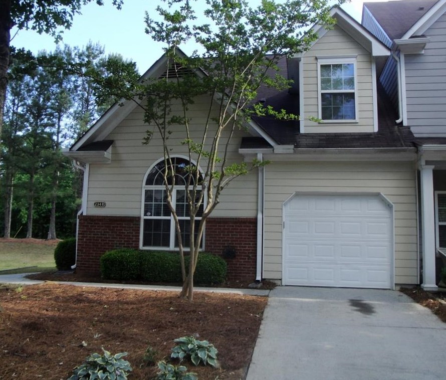 2348 Suwanee Pointe Dr, Lawrenceville, GA 30043-1330