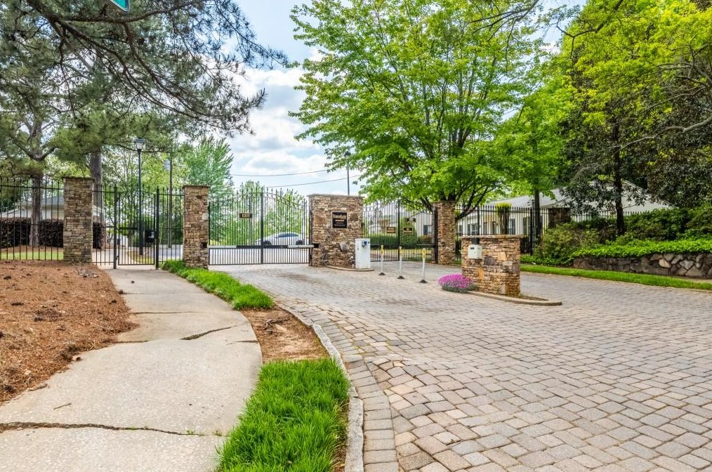 1583 Stone Gate Ln, Atlanta, GA 30317-2056