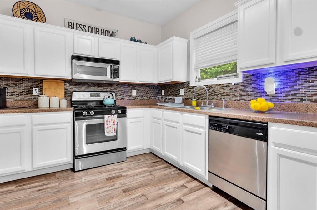 3651 Up Park Dr, Atlanta GA  30349-8735 exterior
