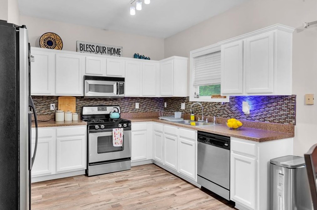 3651 Up Park Dr, Atlanta GA  30349-8735 exterior
