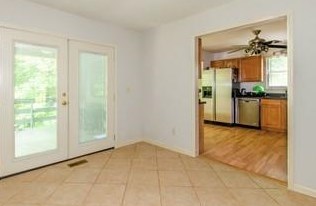 4292 Gregory Ln, Smyrna GA 30082-4427 exterior