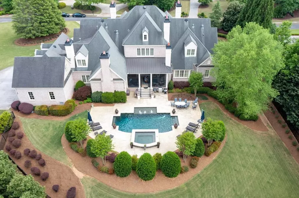 4000 Heatherwood Way, Roswell, GA 30075-2284