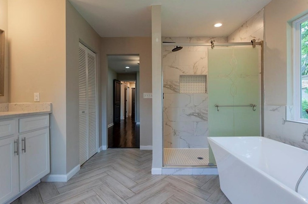 2105 Holly Hill Dr, Decatur GA  30032-5547 exterior