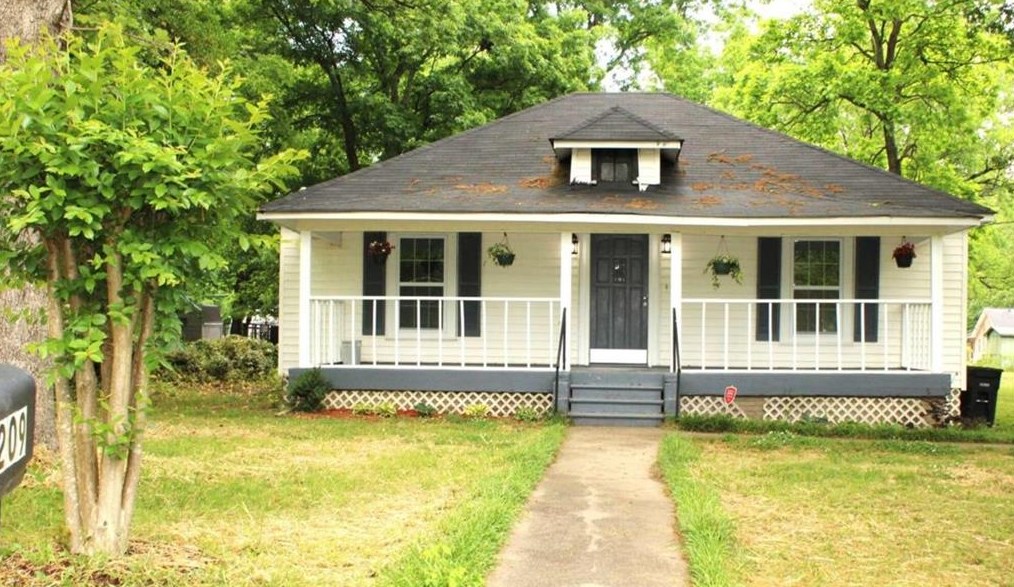 209 Hughes St, Rome, GA 30165-4117