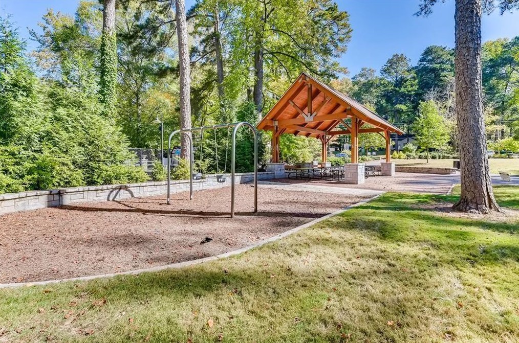 1131 Forrest Blvd, Decatur GA 30030-4737 exterior