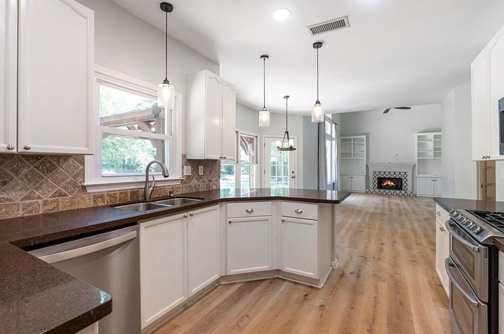 1587 Ridge Point Ct, Lawrenceville, GA 30043-7006