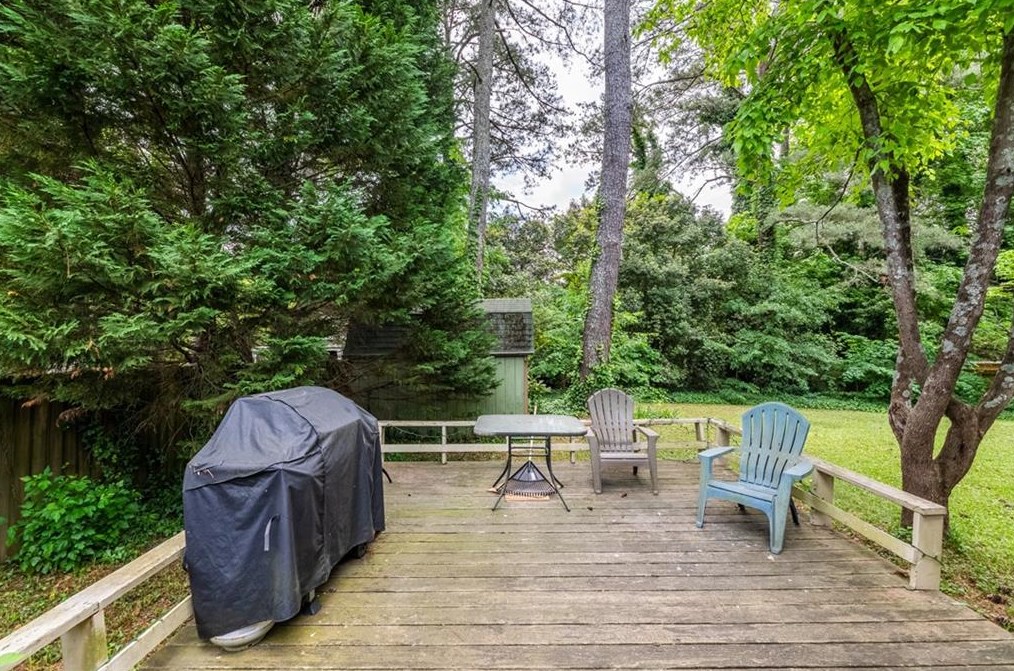 2036 Glenroy Dr, Smyrna GA  30080-2516 exterior