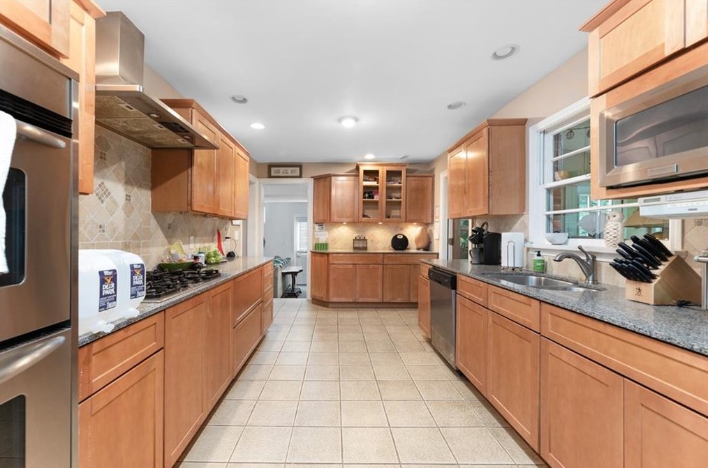 2036 Glenroy Dr, Smyrna GA  30080-2516 exterior