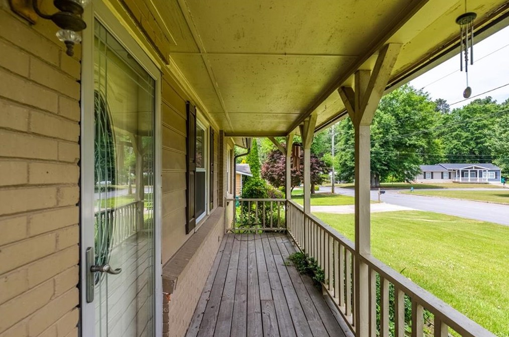 2036 Glenroy Dr, Smyrna GA  30080-2516 exterior