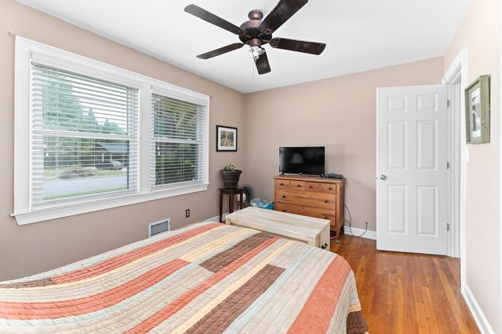 2036 Glenroy Dr, Smyrna GA  30080-2516 exterior