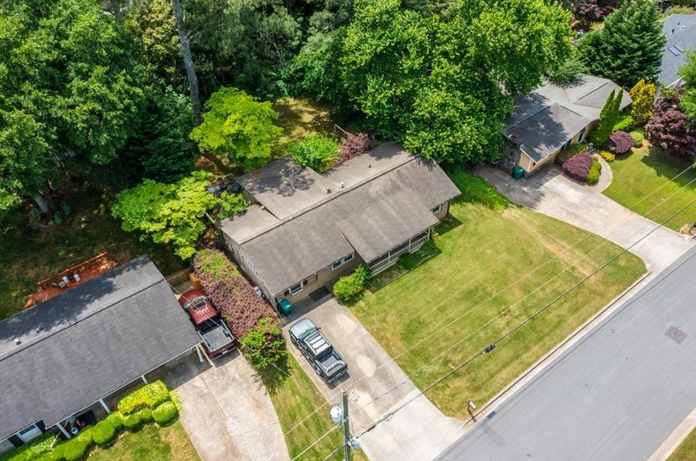 2036 Glenroy Dr, Smyrna GA  30080-2516 exterior