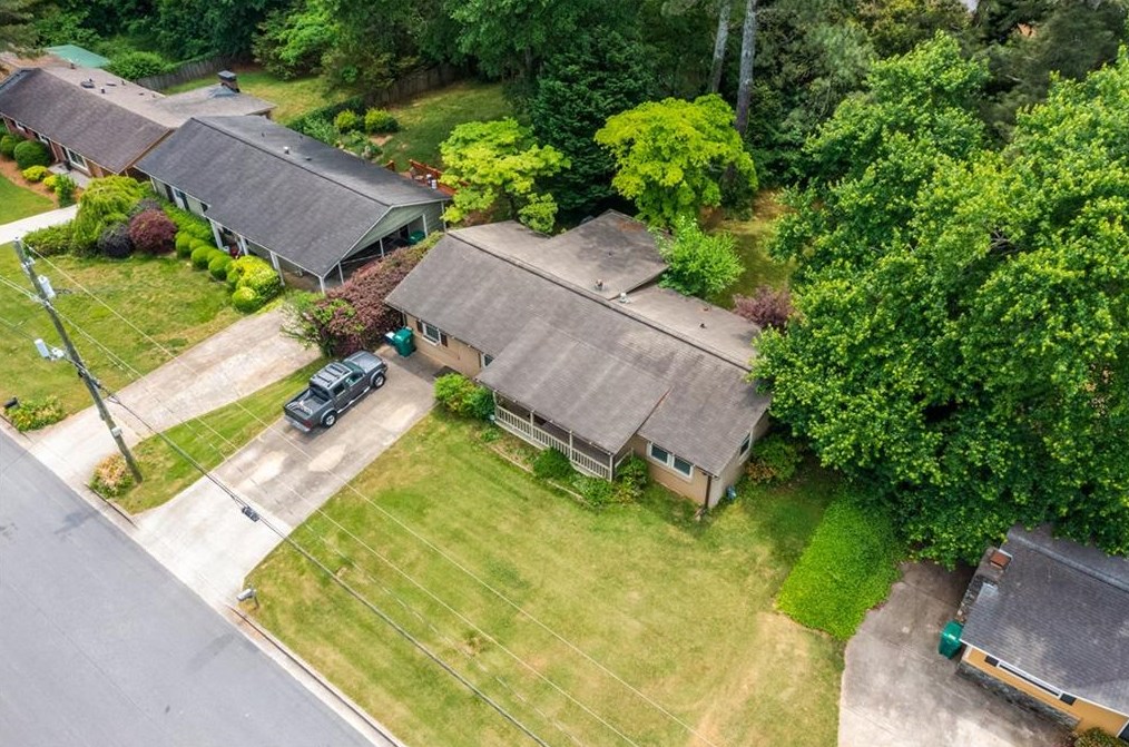 2036 Glenroy Dr, Smyrna GA  30080-2516 exterior