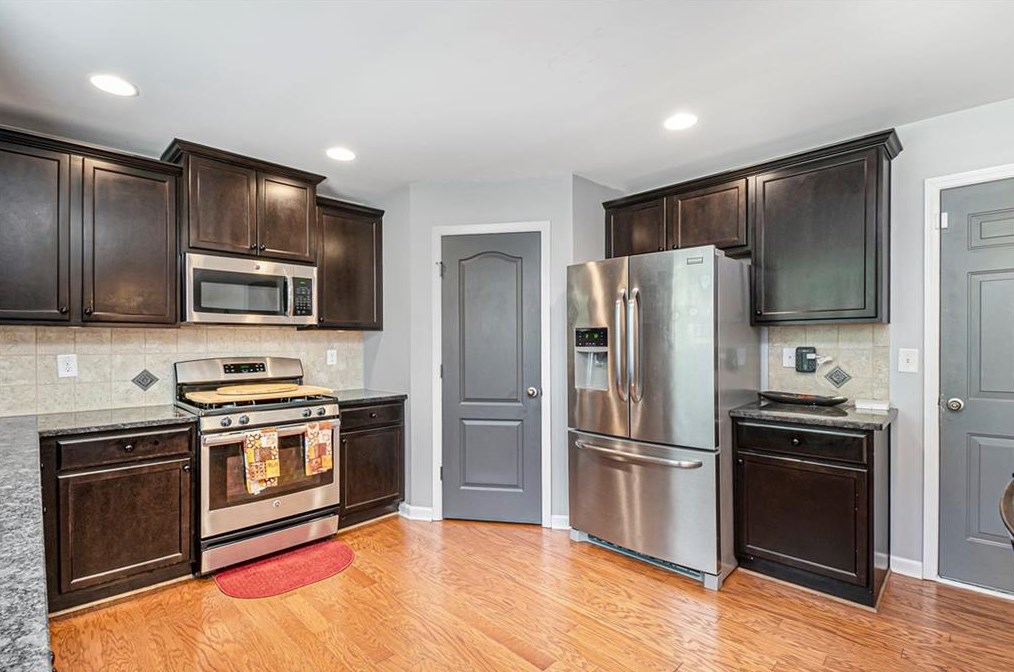 1418 Bramlett Hl Dr, Lawrenceville GA 30045-3769 exterior