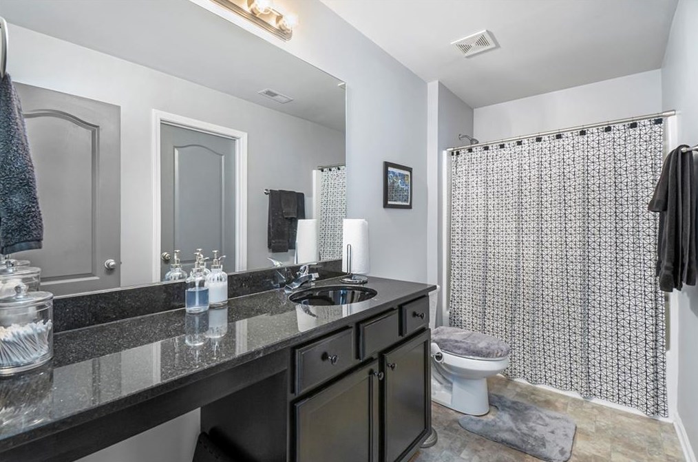 1418 Bramlett Hl Dr, Lawrenceville GA 30045-3769 exterior