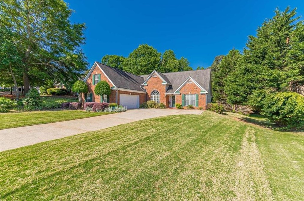 6108 Saddlehorse Dr, Flowery Branch, GA 30542-4906