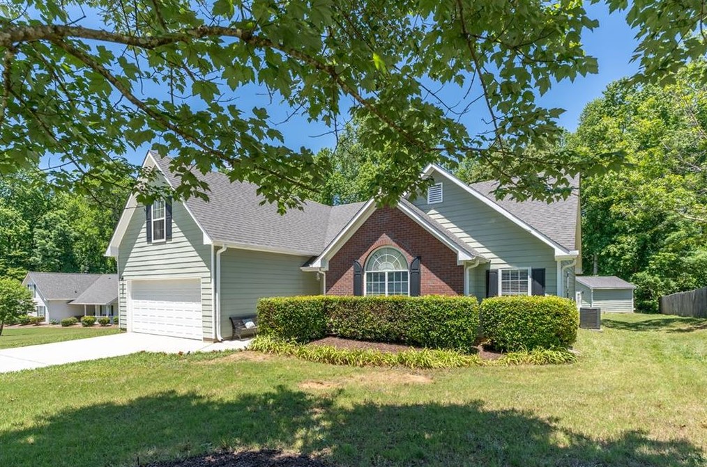 2528 Letha Still Dr, Dacula, GA 30019-6903