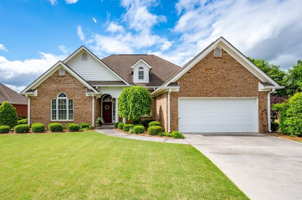 106 Savoy Pl, Calhoun, GA 30701-7045