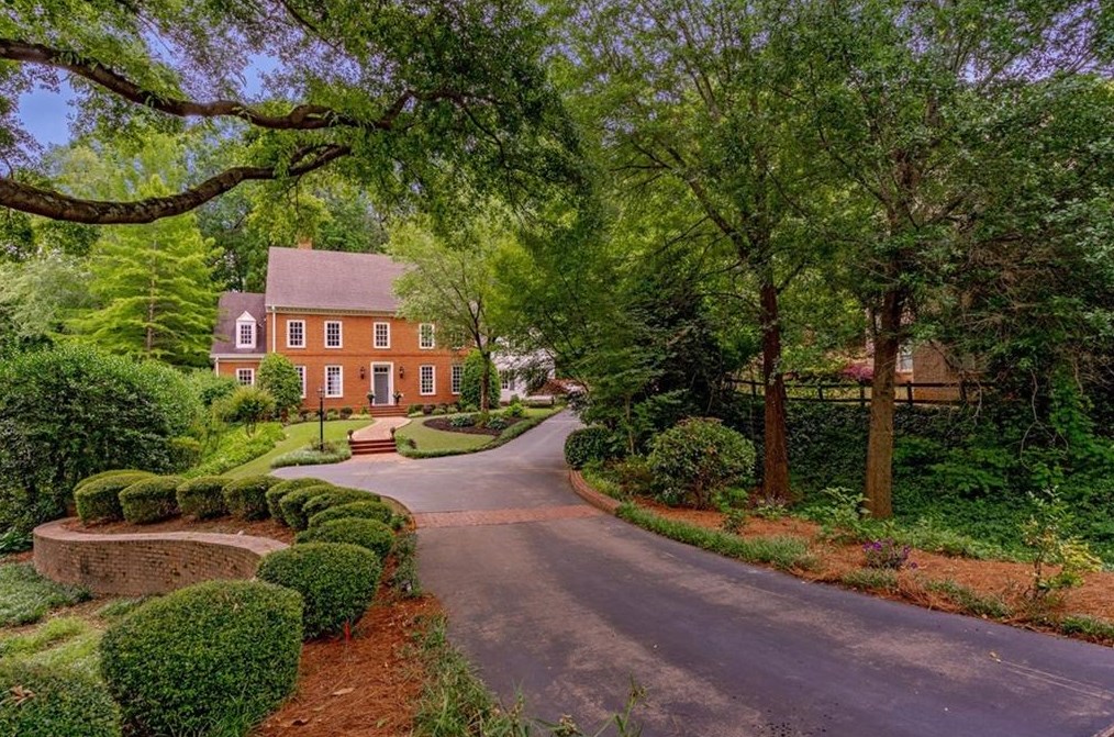 6049 Heards Dr, Atlanta, GA 30328