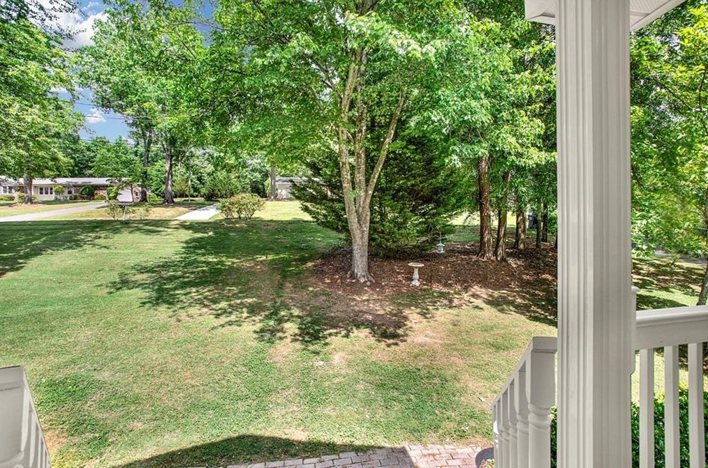 110 Crestmont Dr, Calhoun, GA 30701-2250