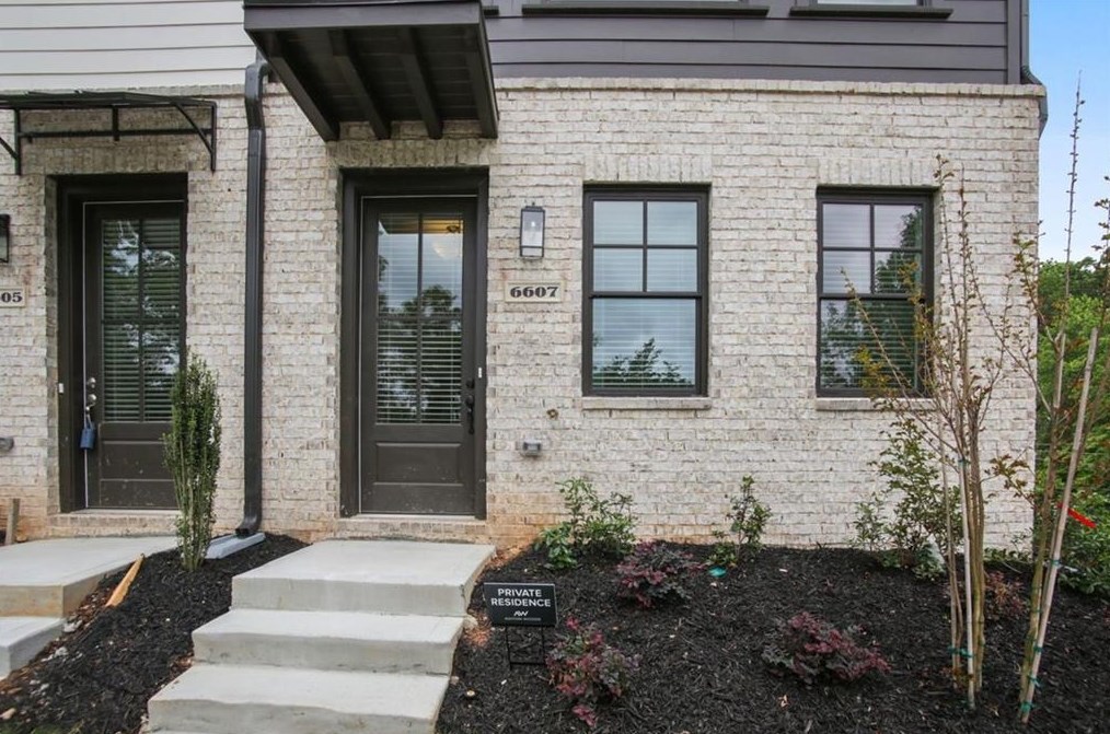 6607 Beacon Dr, Atlanta, GA 30328