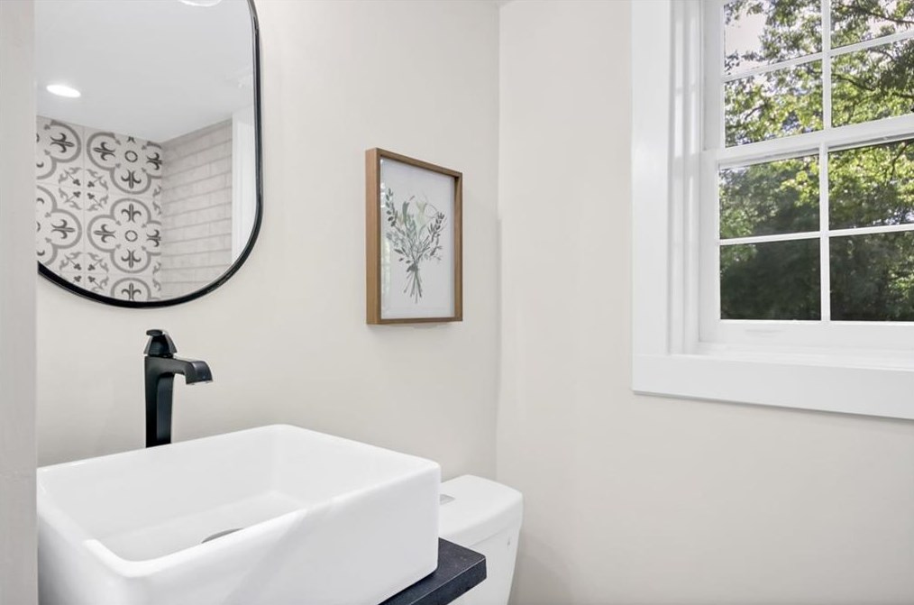 445 Concord Ln, Smyrna GA  30082-3217 exterior