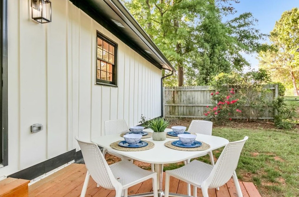 445 Concord Ln, Smyrna GA  30082-3217 exterior