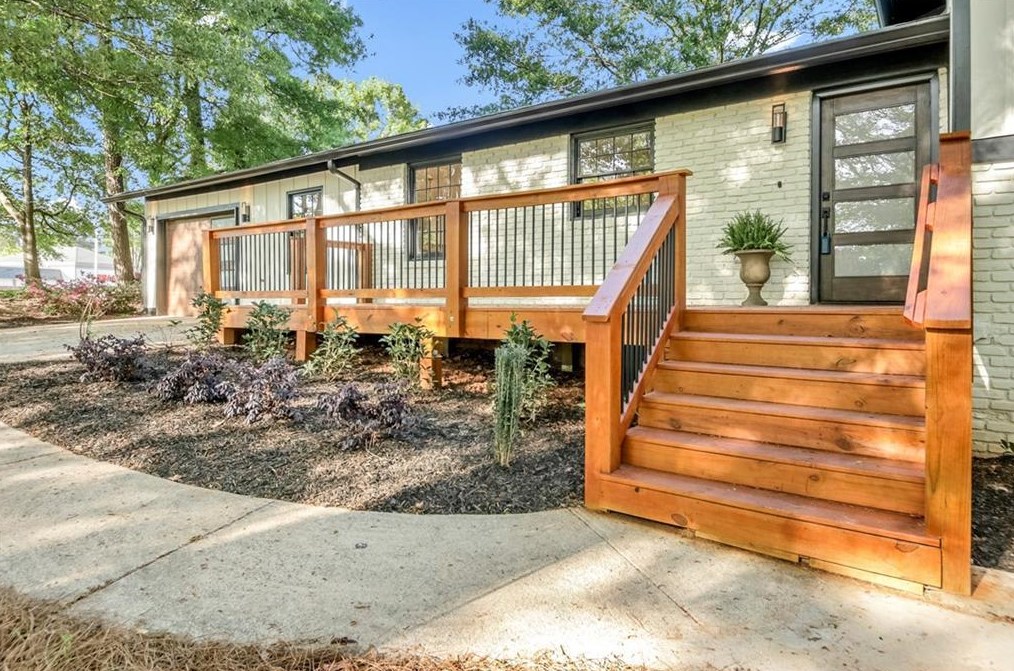 445 Concord Ln, Smyrna GA  30082-3217 exterior